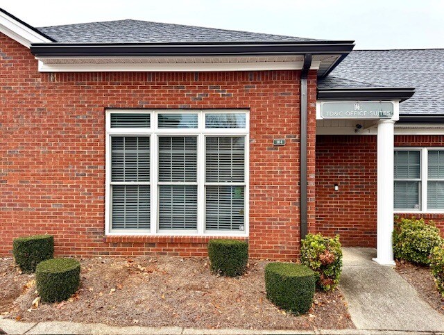 More Photos Of 101-106 Bombay Ln, Roswell Medical For Lease