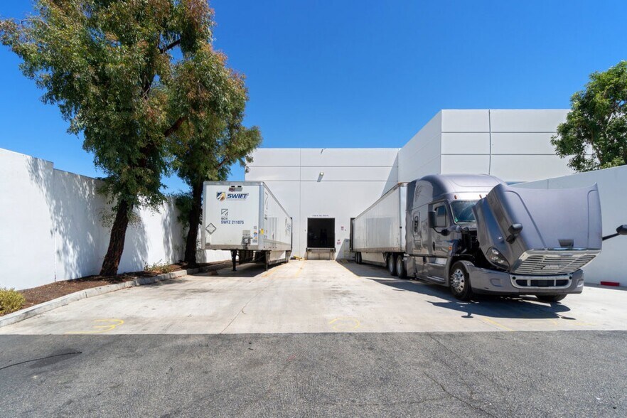 More Photos Of 1190 N Del Rio Pl, Ontario Warehouse For Sale