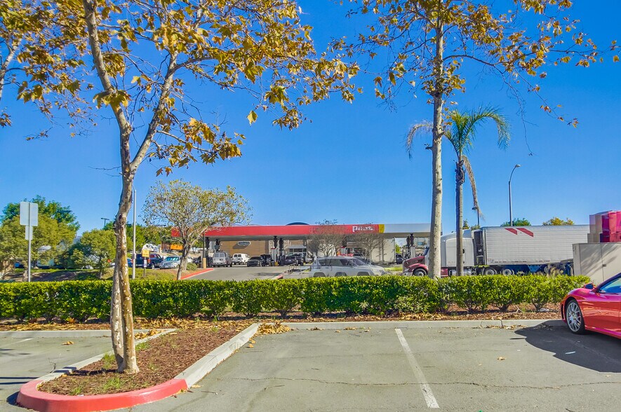 More Photos Of 1568 Lancaster Point Way, San Diego Flex For Sale