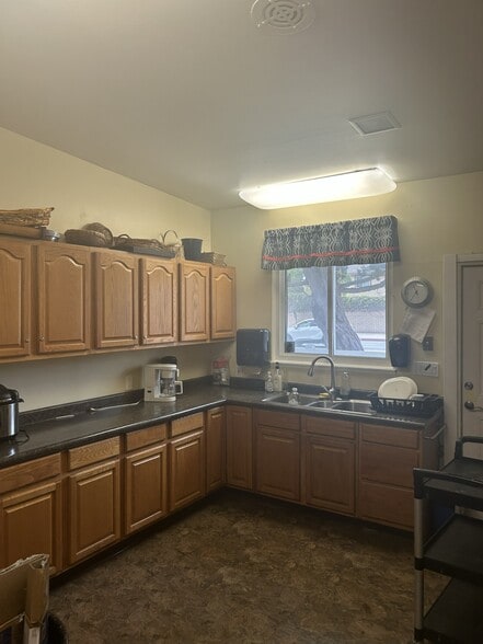 More Photos Of 2525 Fairview Rd, Costa Mesa Religious Facility For Lease