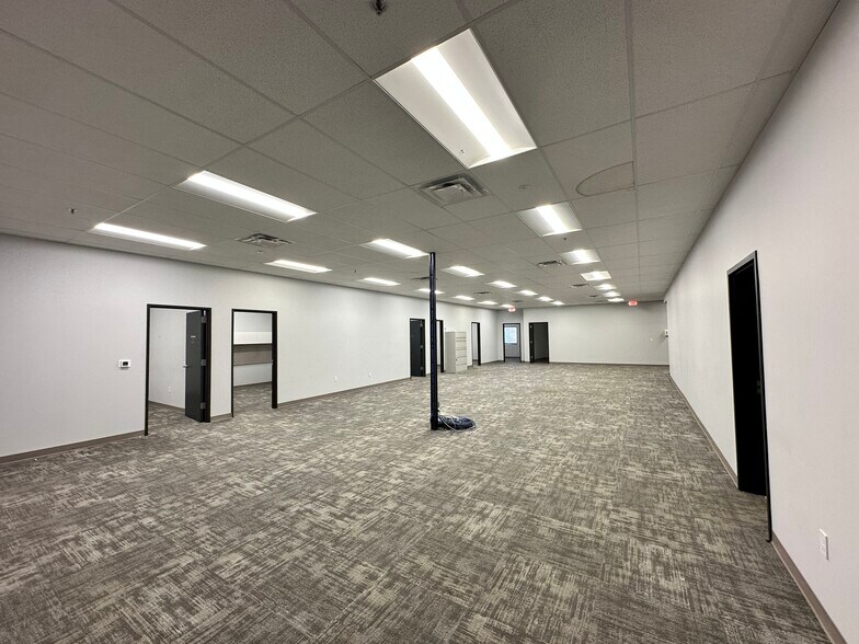 More Photos Of 1001 NE Loop 820, Fort Worth Distribution For Lease