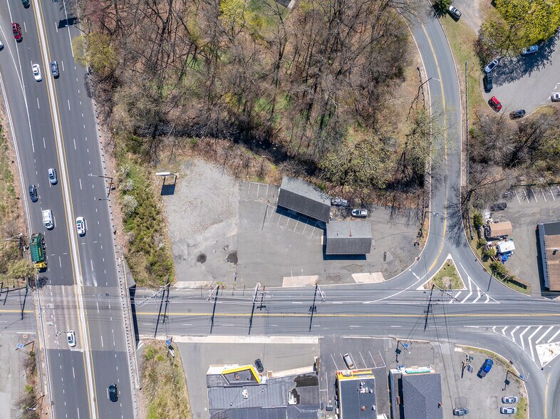 More Photos Of 1015-1027 Goffle Rd, Hawthorne General Retail For Lease