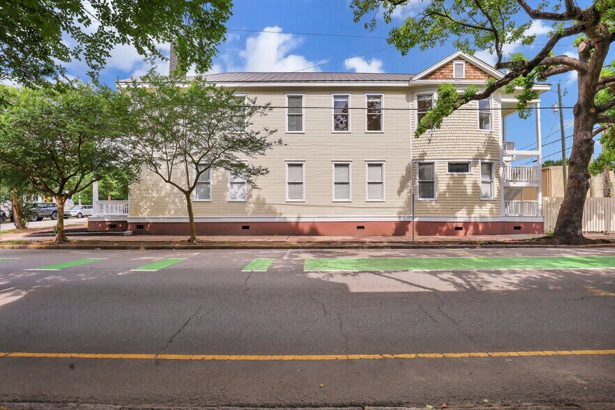 Primary Photo Of 420 E Bolton St, Savannah Apartments For Sale