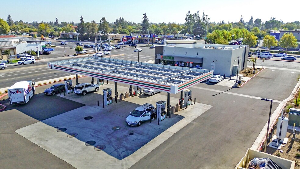 More Photos Of 2020 W Shaw Ave, Fresno Convenience Store For Sale