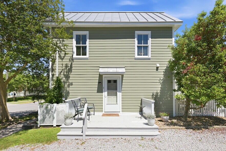 More Photos Of 508 Church St, Oriental Hospitality For Sale