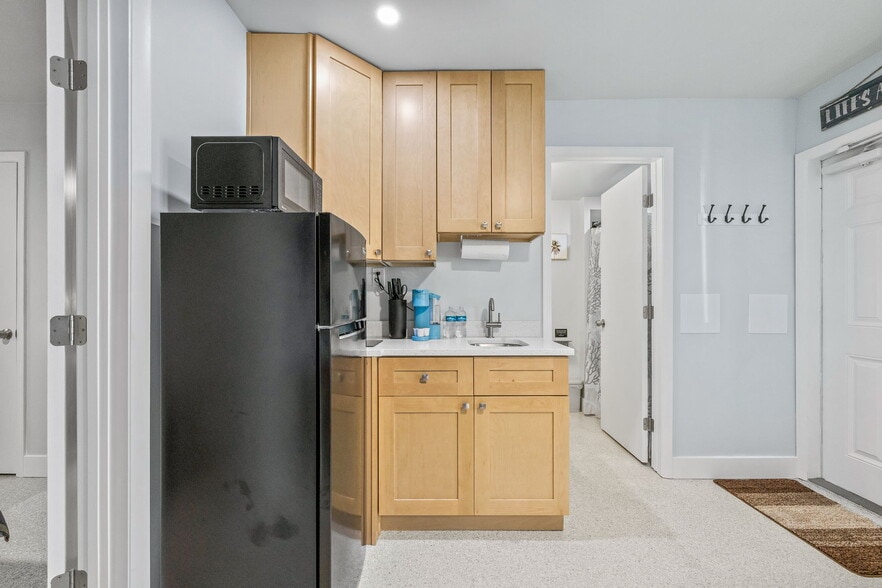More Photos Of 12100 Gulf Blvd, Treasure Island Hotel For Sale