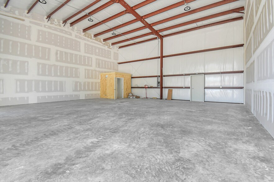 More Photos Of 4945 Crescent Technical Ct, Saint Augustine Warehouse For Lease