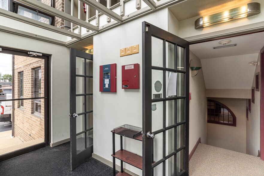 More Photos Of 55 Jefferson Blvd, Warwick Office For Sale