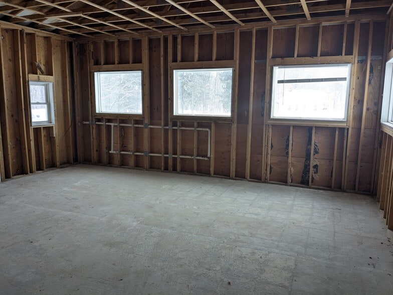 More Photos Of 310 N State St, Concord Showroom For Lease