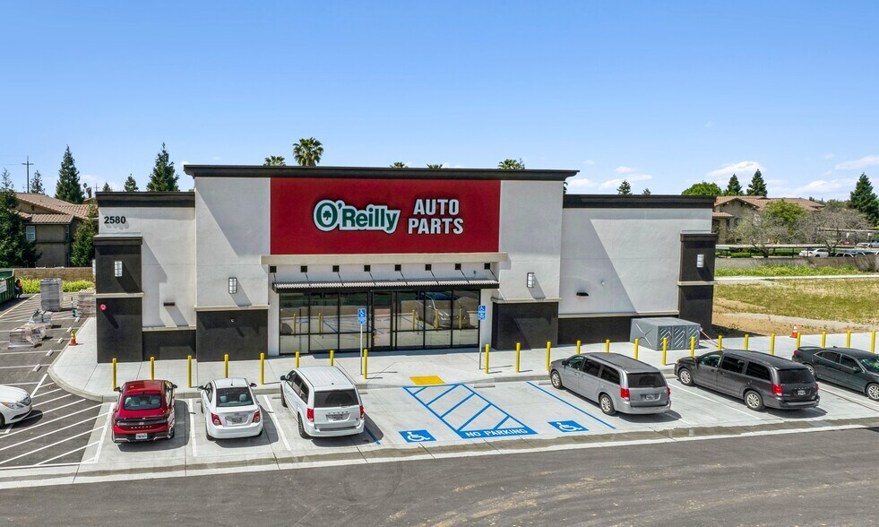 Primary Photo Of 2580 S Elm Ave, Fresno Storefront For Sale