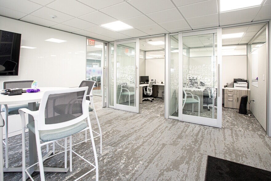 More Photos Of 54 County St, Somerset Bank For Lease