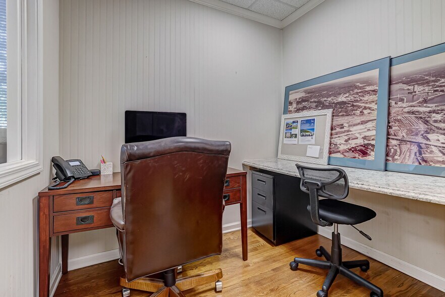 More Photos Of 5233 San Jose Blvd, Jacksonville Office Residential For Lease