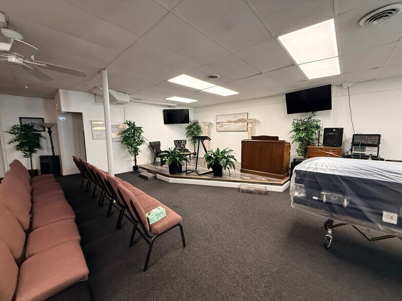 More Photos Of 853 N Nelson Rd, Columbus Industrial For Sale