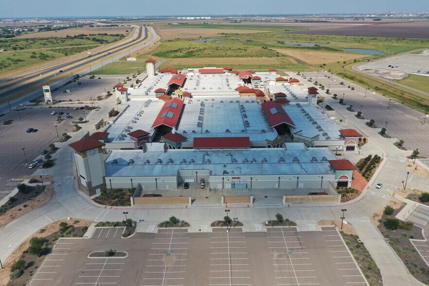 More Photos Of 500 N IH 69, Robstown Warehouse For Lease