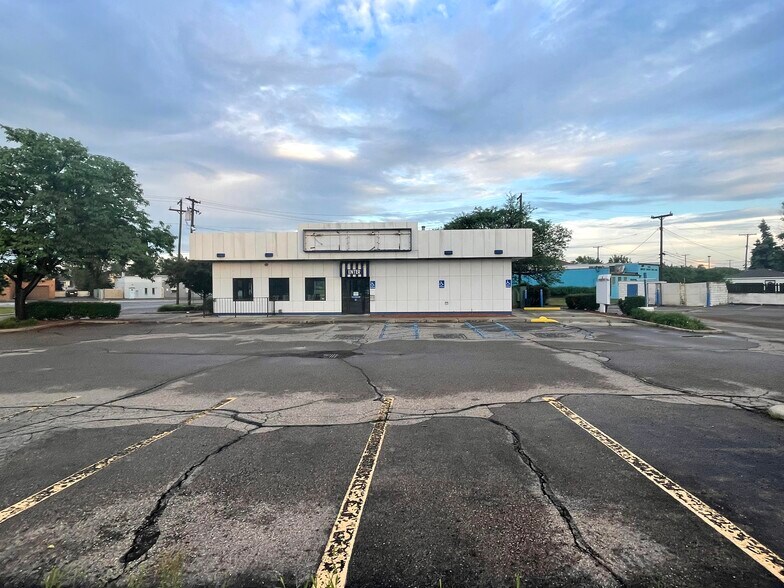 More Photos Of 17431 Dix Rd, Melvindale Fast Food For Lease