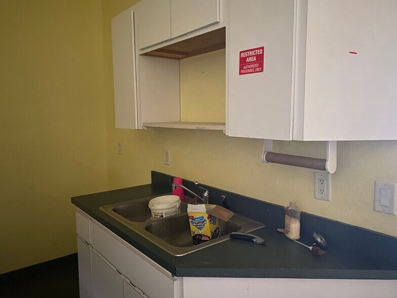 More Photos Of 15437 S US Highway 441, Summerfield Medical For Sale