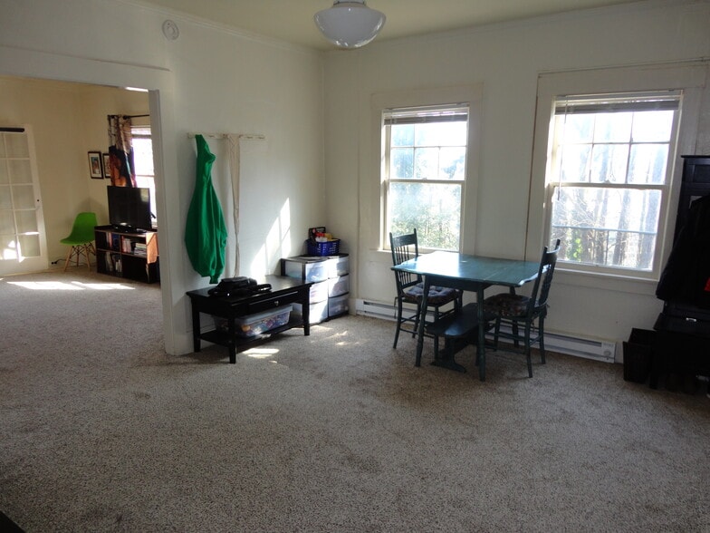 More Photos Of 1310 SW College St, Portland Apartments For Sale
