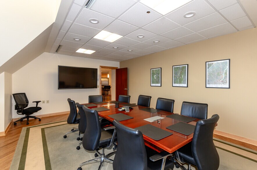 More Photos Of 86 Hopmeadow St, Simsbury Office For Sale