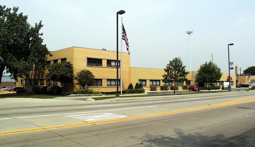 More Photos Of 5818 S Archer Rd, Summit Loft Creative Space For Lease