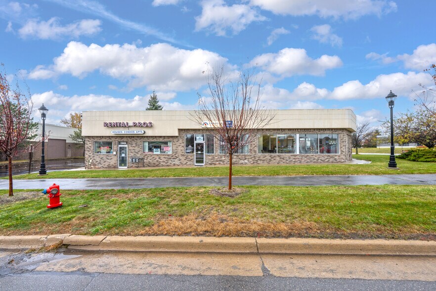 More Photos Of 2250 Pontiac Rd, Auburn Hills Office For Lease