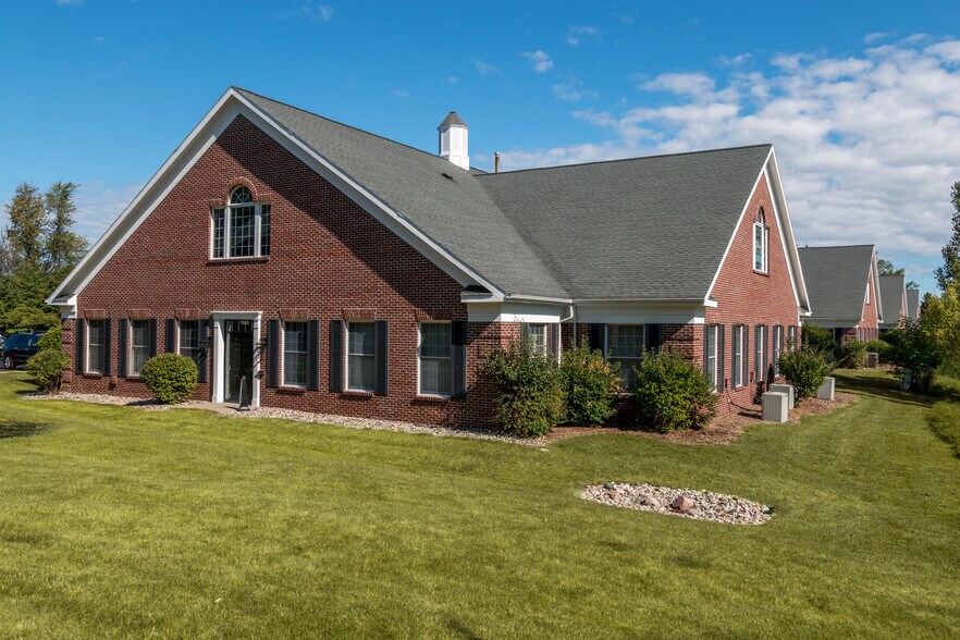 More Photos Of 2369 Woodlake Dr, Okemos Medical For Lease