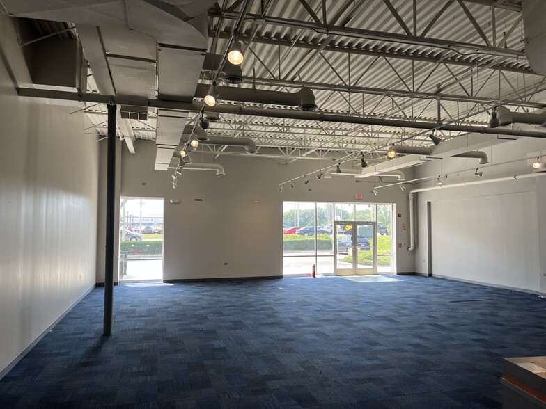 More Photos Of 9380-9396 W 159th St, Orland Park Freestanding For Lease