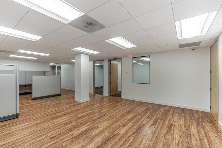 More Photos Of 7855 Fay Ave, La Jolla Medical For Lease