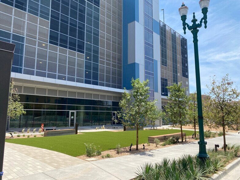 More Photos Of 601 N Mesa St, El Paso Office For Lease