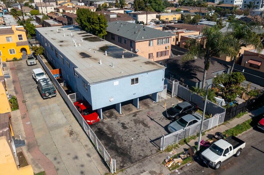 Primary Photo Of 921 W 82nd St, Los Angeles Apartments For Sale