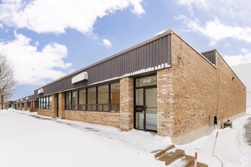 Primary Photo Of 9701-9745 Ch de la Côte-de-Liesse, Dorval Unknown For Lease