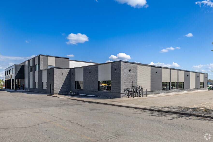 More Photos Of 9 Boul Montclair, Gatineau Department Store For Sale