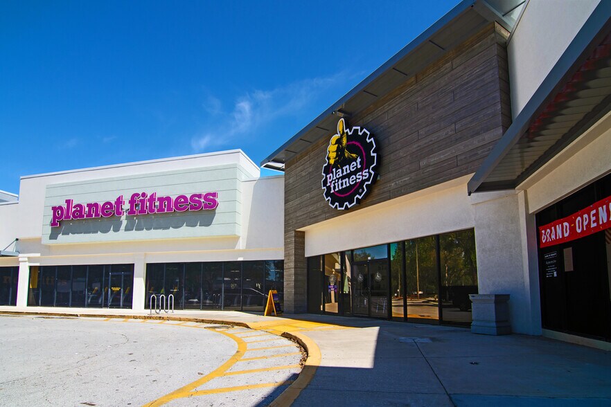 More Photos Of 8595 Beach Blvd, Jacksonville Unknown For Lease