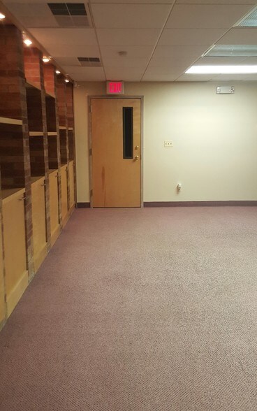 More Photos Of 190 Parish Dr, Wayne Office For Lease