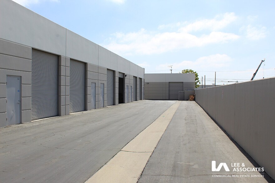 More Photos Of 3283-3299 Walnut Ave, Signal Hill Unknown For Lease