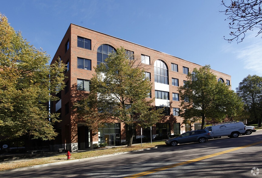 More Photos Of 40 Main St, Burlington Office For Lease