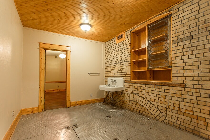 More Photos Of 4501-4503 Logan St, Denver Storefront Retail Office For Sale