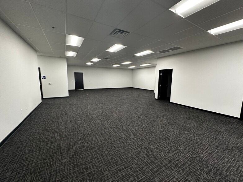 More Photos Of 8385 Eastgate Rd, Henderson Warehouse For Lease