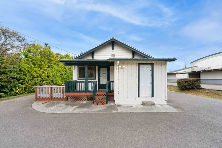 More Photos Of 2184 Broadway Ave, North Bend Office For Sale