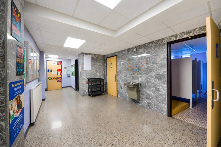 More Photos Of 5566 Kings Hwy, Brooklyn Schools For Lease