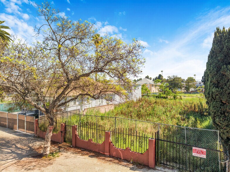 More Photos Of 1146 W 35th St, Los Angeles Land For Sale