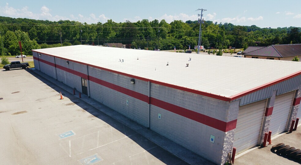 More Photos Of 1345 Callahan Dr, Knoxville Distribution For Sale