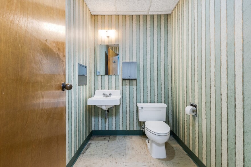 More Photos Of 1405 Braden St, Jacksonville Medical For Sale