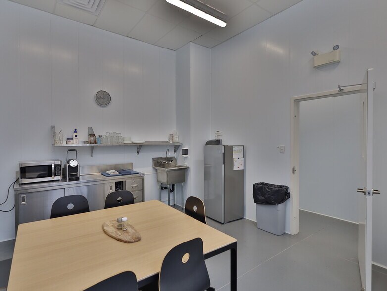 More Photos Of 333 Ch Brosseau, Cowansville Industrial For Lease