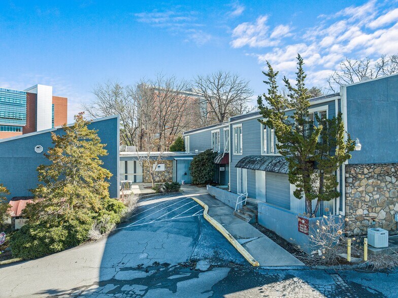 More Photos Of 131 McDowell St, Asheville Medical For Sale