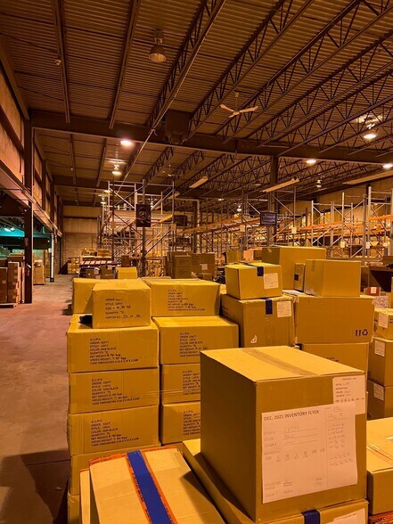 More Photos Of 2445 State Highway 30, Mayfield Warehouse For Lease