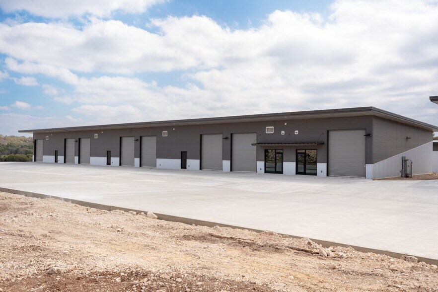 More Photos Of 1900 S Cranes Mill Rd, New Braunfels Unknown For Lease