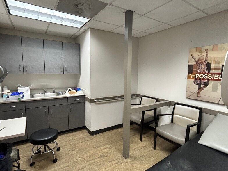 More Photos Of 1985 Barnum Ave, Stratford Medical For Sale