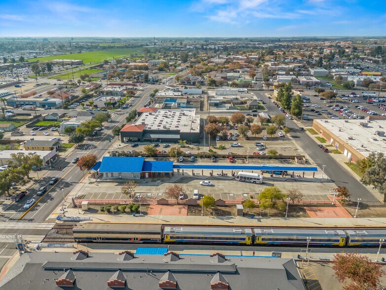 More Photos Of 504 W 7th St, Hanford Freestanding For Sale