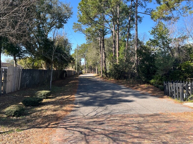 More Photos Of 3461 Peeler Rd, Jacksonville Sports And Entertainment For Sale