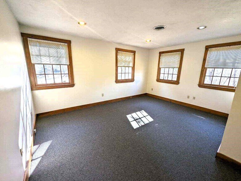 More Photos Of 42 Davis Rd, Acton Office For Lease